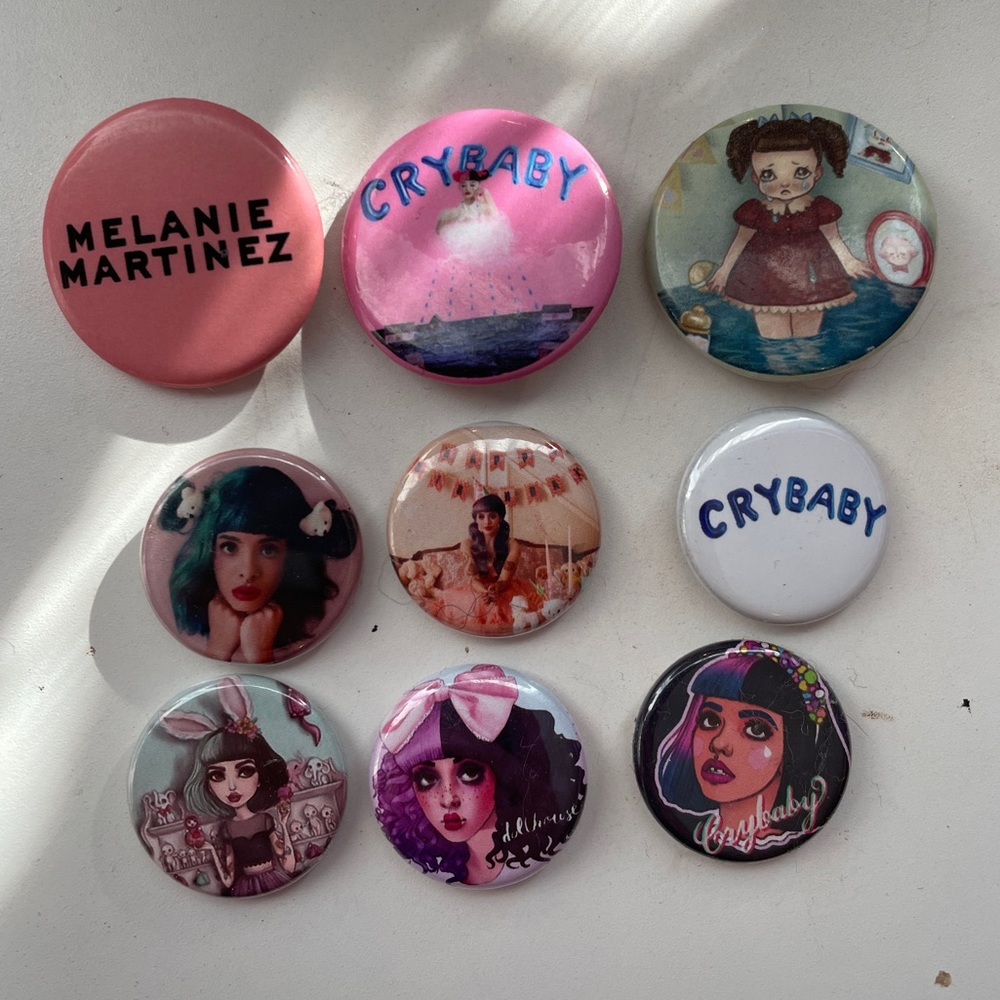 Melanie Martinez discontinued pin set Hot Topic